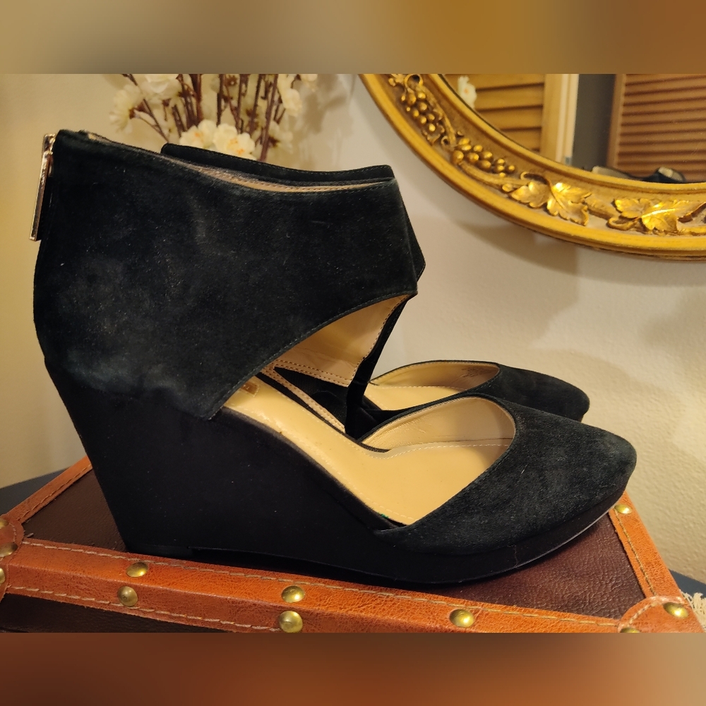 BCBGeneration leather suede black wedges
